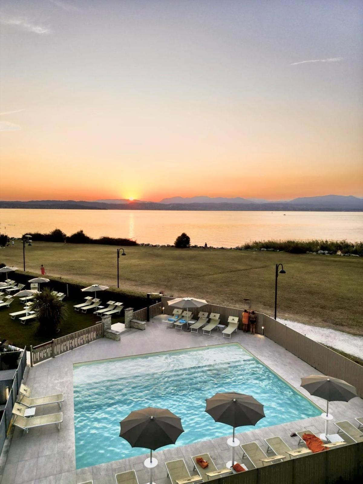 Appartamenti Residence Tulipano Sirmione Buitenkant foto